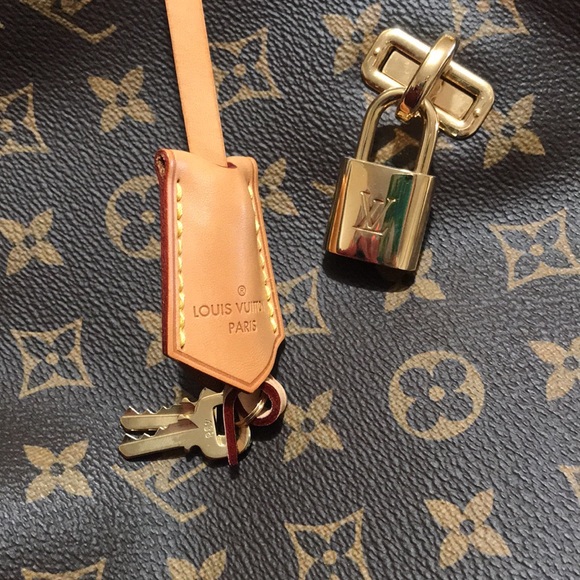 ❤️ DISCONTINUED ❤️ LOUIS VUITTON GAIA BLACK MADE IN FRANCE - Picture 7 of 14